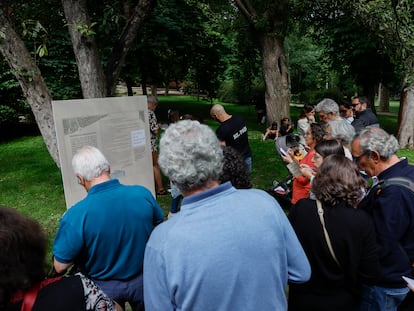 Participantes de la Gran Yincana Literaria organizada por EL PAÍS,en el parque de Retiro.