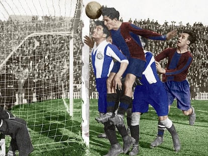 La figura del juez de portería era habitual a principios del s. XX. En la imagen, un Espanyol-Barcelona de los años veinte en Sarriá