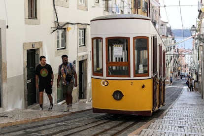 Funicular de Bica en Lisboa fuera de servicio, este jueves.