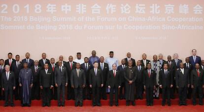 El presidente de China, Xi Jinping (centro), junto a los dirigentes africanos participantes en el foro chino-africano, celebrado esta semana.