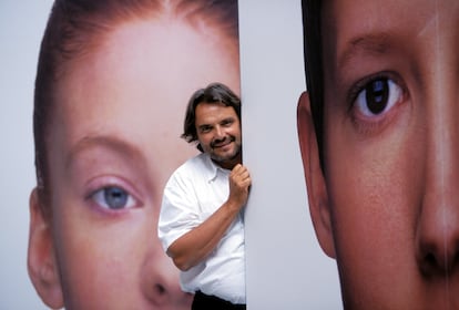 Oliviero Toscani, en su estudio, en 1997. 