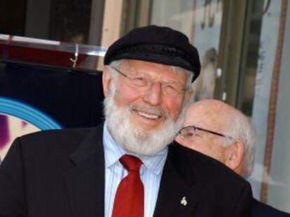 Theodore Bikel, con su estrella del paseo de la fama de Hollywood.