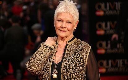 Dame Judi Dench, en la entrega de los premios Olivier en Londres.