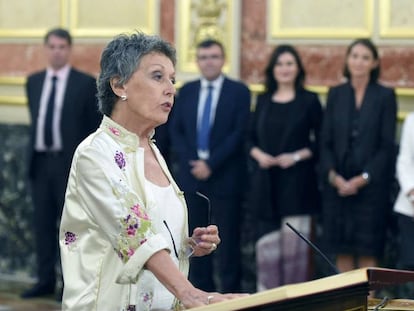 La nueva administradora de RTVE, Rosa María Mateo, durante su toma de posesión en el Congreso de los Diputados.