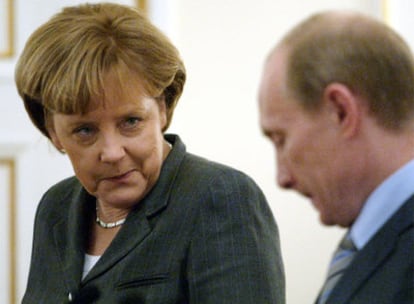 Merkel y Putin, durante la rueda de prensa tras su entrevista en Moscú.