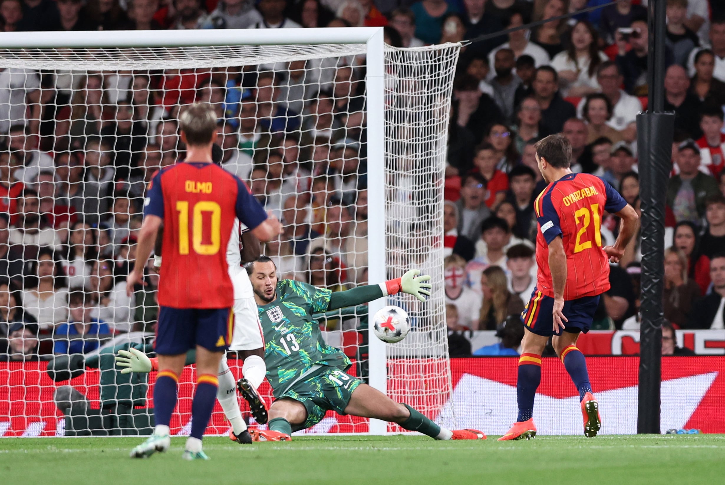 Inglaterra - España en directo | Baena y Oyarzabal vuelven a poner por delante a España