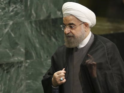 Hasan Rohaní, presidente de Irán, se baja del atril de la Asamblea General de la ONU, este jueves.