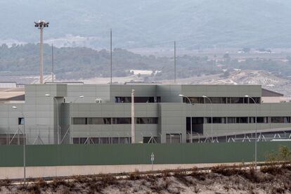 Centro Penitenciario Murcia II, situada en la localidad murciana de Campos del Río, donde este lunes ha fallecido una reclusa aprisionada por la puerta de su celda.