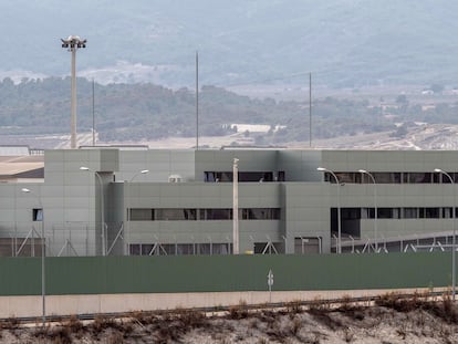 Centro Penitenciario Murcia II, situada en la localidad murciana de Campos del Río, donde este lunes ha fallecido una reclusa aprisionada por la puerta de su celda.