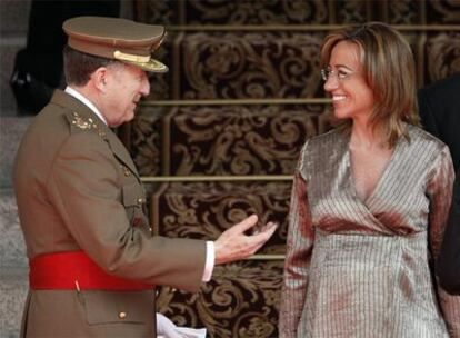 Carme Chacón y el jefe del Estado Mayor de la Defensa, Félix Sanz.