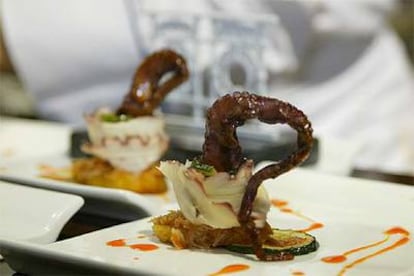 Corona de pulpo con espuma de patata, una de las tapas del concurso de 2005.