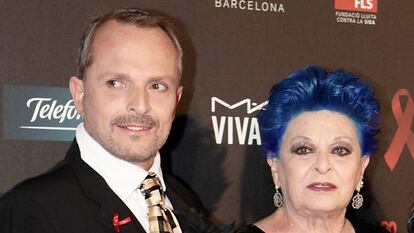 Lucia y Miguel Bosé , en la Gala contra el Sida 2012 en Barcelona