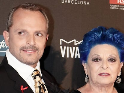 Lucia y Miguel Bosé , en la Gala contra el Sida 2012 en Barcelona
