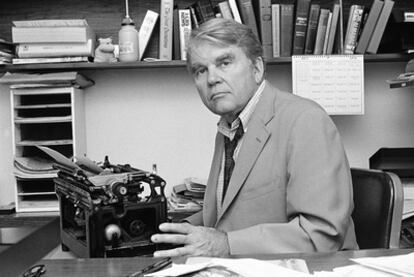 El periodista Andy Rooney en su oficina de Nueva York en 1978.