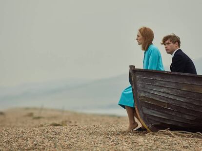 Saoirse Ronan y Billy Howle, en el filme.