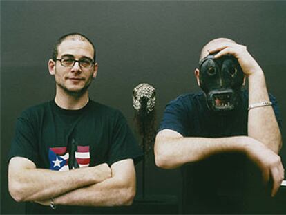 Jake (derecha) y Dinos Chapman.