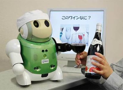 Científicos japoneses crean un robot que es capaz de distinguir una decena de tipos de vino a través de un sistema de infrarrojos