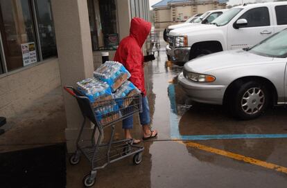 Nueva Orleans quedó devastada por el huracán Katrina en 2005. Sus habitantes vuelven a almacenar provisiones y a prepararse para lo peor.