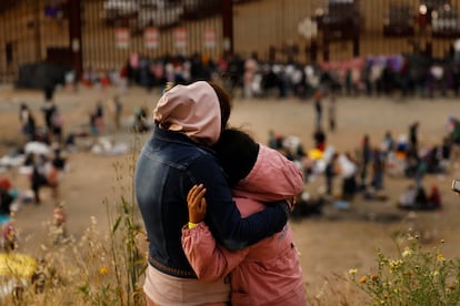 Migrantes en las inmediaciones de la frontera de Tijuana (Mxico), en mayo de 2023.