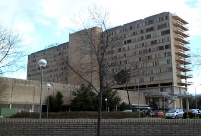 El Hospital Reina Sofía de Córdoba, donde está ingresada la mujer.