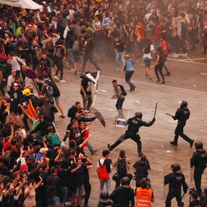 El Tsunami Democràtic colapsa la T-1 del aeropuerto de Barcelona.