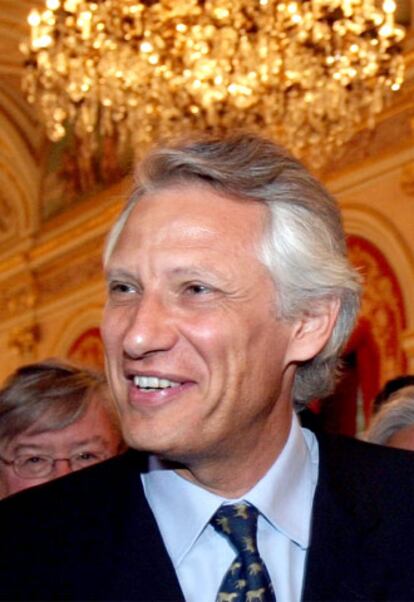 Dominique de Villepin, hoy a su llegada a un encuentro con periodistas en la Asamblea Nacional.