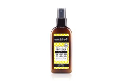 Protección solar para el cabello

Ha sido el eterno olvidado, el pelo. Mientras que llevamos años concienciados con el cuidado de la piel frente a los rayos nocivos del sol, el cabello está completamente descuidado. Mete un protector solar de cabello, sobre todo, si tienes el pelo teñido o especialmente estropeado. Notarás (y agradecerás) la diferencia a la vuelta. (En la imagen, protección de Nuggela & Sulé).