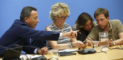 Esperanza Aguirre se re&uacute;ne con el Grupo Municipal de su partido.