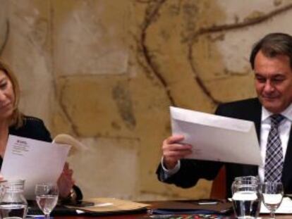 El presidente de la Generalitat en funciones, Artur Mas, y la vicepresidenta Neus Munté, durante la reunión semanal del Gobierno catalán.