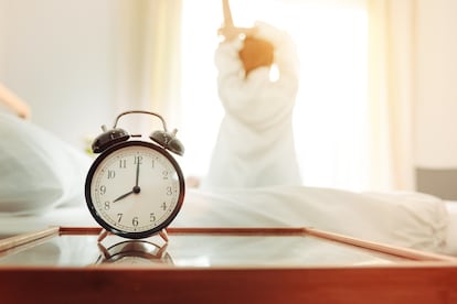 There are many factors that explain why some people don't need an alarm to wake up in the morning