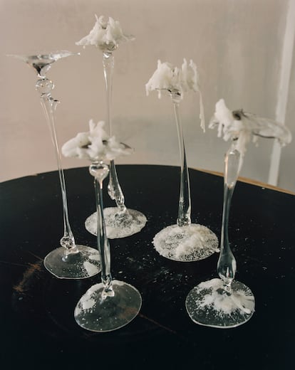 Candelabros de cristal soplado de Miranda Keyes.