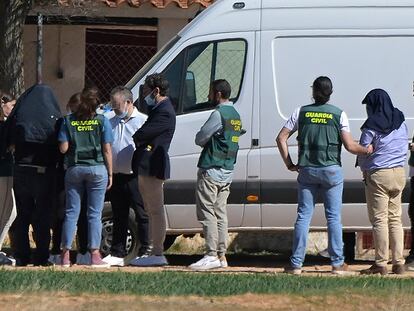La Guardia Civil registra este jueves una finca en Manzanares (Ciudad Real), para buscar más pruebas que puedan ayudar a esclarecer la desaparición del empresario Juan Miguel Isla, al que se le perdió la pista en este municipio en julio de 2022.