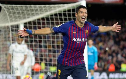 Luis Suárez celebra un dels seus gols contra el Madrid.