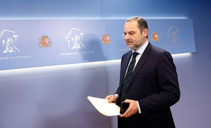 El exministro José Luis Ábalos, durante la rueda de prensa que ofreció el martes en el Congreso.