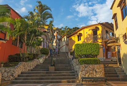Casas de colores en el Cerro de Santa Ana, junto al barrio de Las Peñas de Guayaquil.