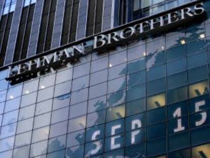 En la imagen, fachada de la sede del banco inversor estadounidense Lehman Brothers en Nueva York (NY, EEUU). EFE/Archivo