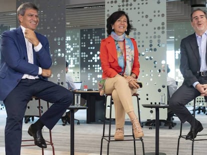 El exconsejero delegado de Santander, Jose Antonio Álvarez; la presidenta del banco, Ana Botín; y el CEO, Héctor Grisi.