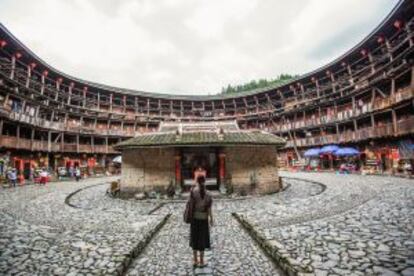 Interior de un tulou, fortaleza tradicional de la isla de Xiamen, en China.