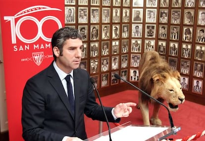 Urrutia, en la presentación de los actos y el logotipo del centenario de San Mamés.
