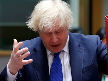 Boris Johnson attends, a su llegada a la reuni&oacute;n en Bruselas.