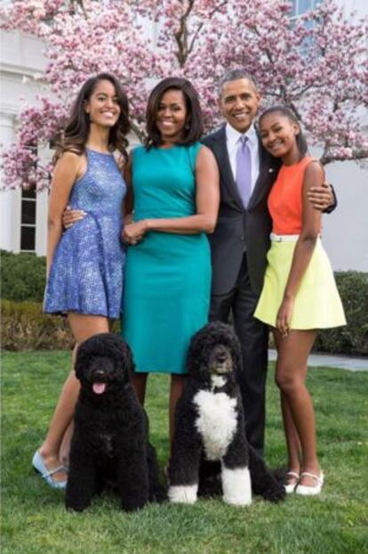 Barack Obama junto a su esposa, Michelle y sus hijas Malia y Sasha.