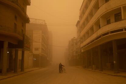 Una tormenta de arena en Bagdad (Irak) en mayo de este año. El cambio climático ha intensificado este tipo de fenómenos.