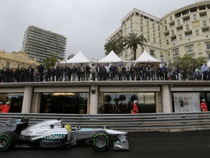 Rosberg rueda en Montecarlo.