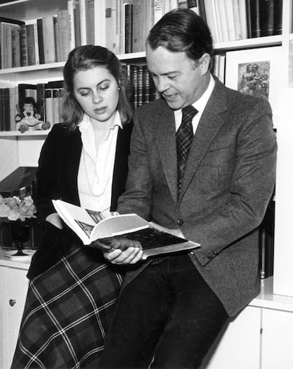 Ursula von Der Leyen junto a su padre, Ernst Albrecht, entonces Primer Ministro de Baja Sajonia, en 1982. 