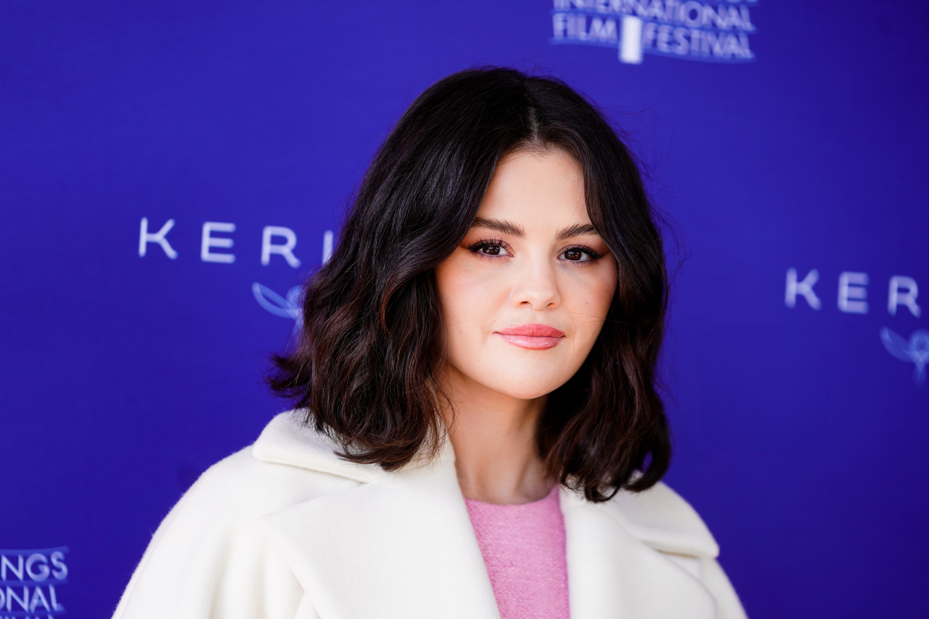 Selena Gomez comparte (y luego borra) un vídeo llorando tras las órdenes de deportación masiva de Trump