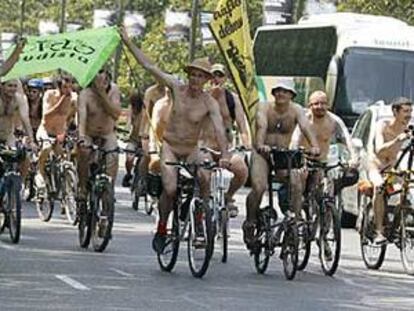 Protesta en Madrid con un par... de ruedas