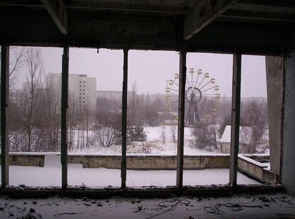 Tras el desastre del 26 de abril de 1986, la URSS estableció una zona de seguridad de 30 kilómetros alrededor de la Central Nuclear de Chernobyl. Miles de personas se vieron obligadas a dejar sus hogares, quedando más de 4.200 kilómetros cuadrados libres de influencia humana directa.