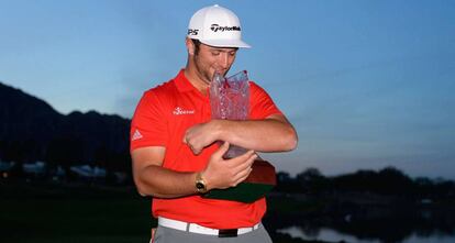 Rahm, con el trofeo del CareerBuilder.