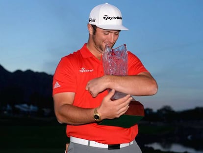 Rahm, con el trofeo del CareerBuilder.