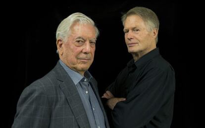 Los escritores Mario Vargas Llosa y Jean-Marie Gustave Le Cl&eacute;zio.